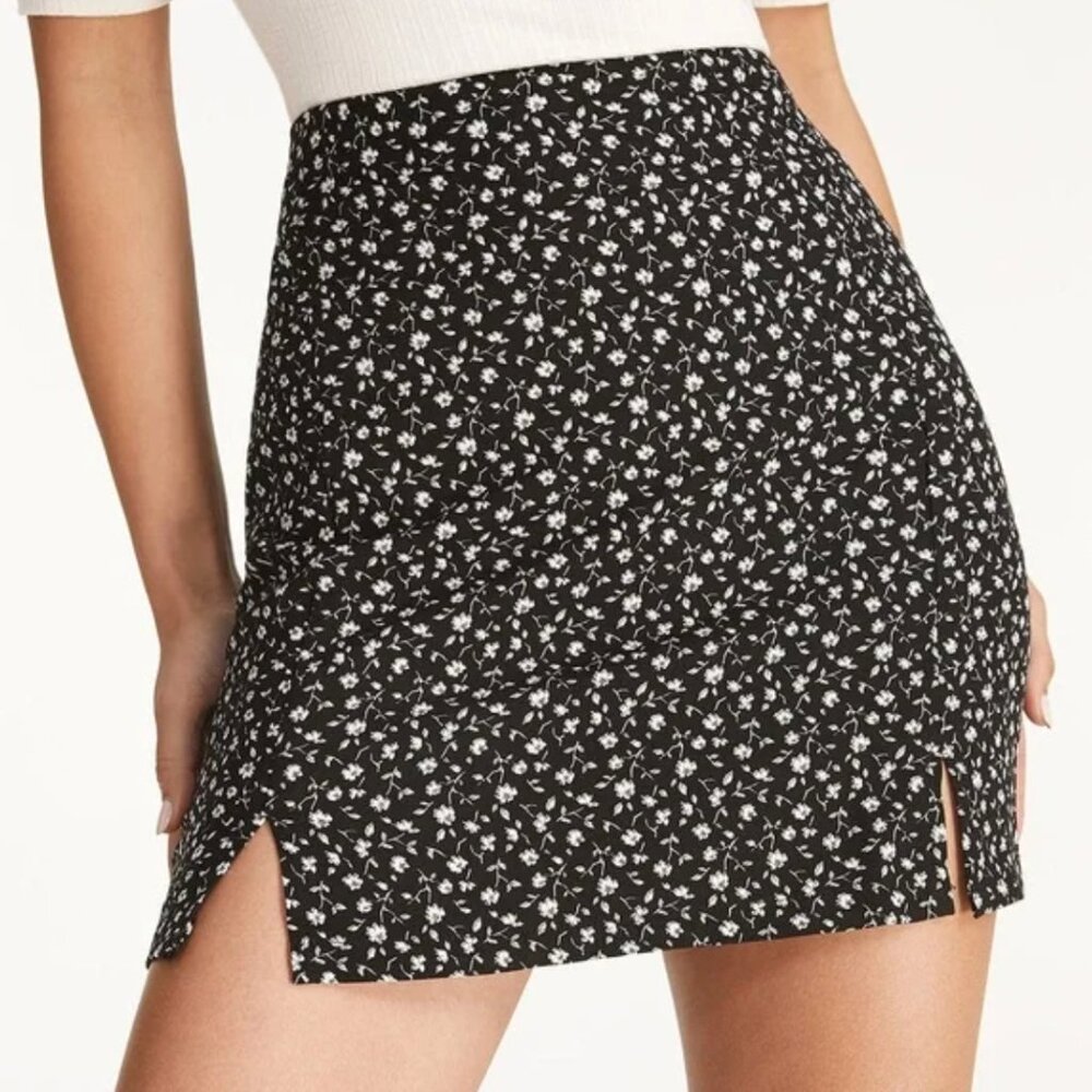 The Commense High Waisted Floral Print Mini Slit Skirt - Size Small